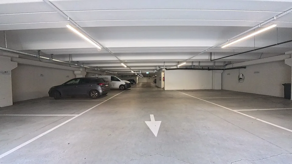SPAZIO COMMERCIALE CON GRANDE ROOFTOP E 2 POSTI AUTO INCLUSI – photo 25 sur 25