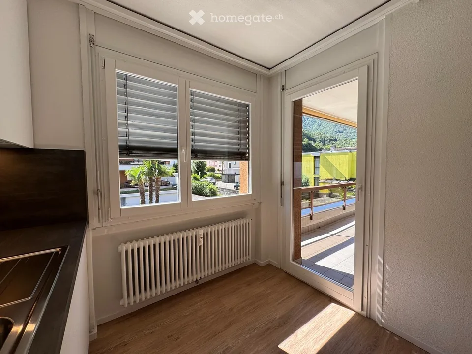 Luminoso appartamento di 4.5 locali con balcone e vista panoramica a Giubiasco