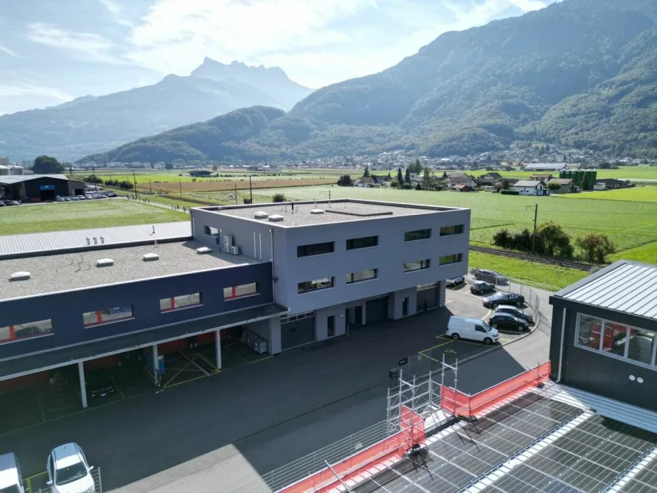 LOT 28 Halle Industrielle en PPE "Les Rosses"