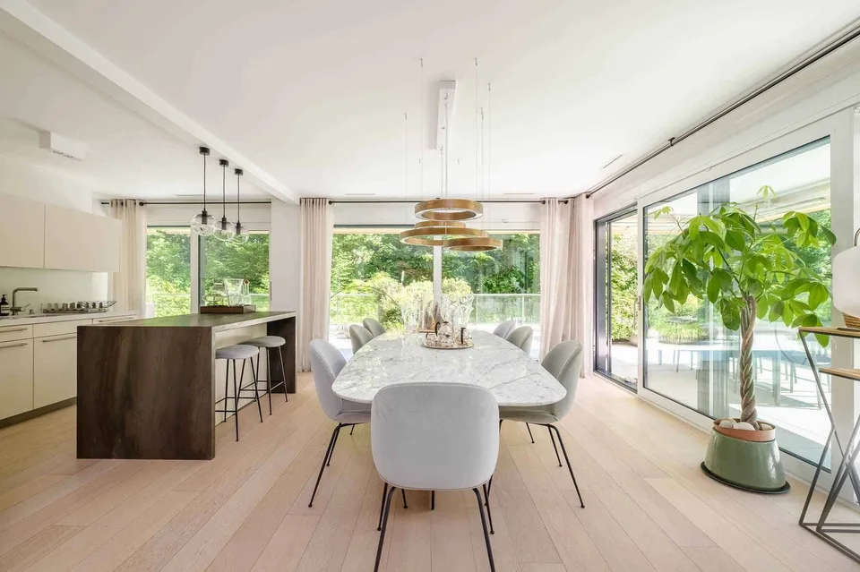 In esclusiva! Bellissimo appartamento di 5 locali con terrazza in una residenza di lusso