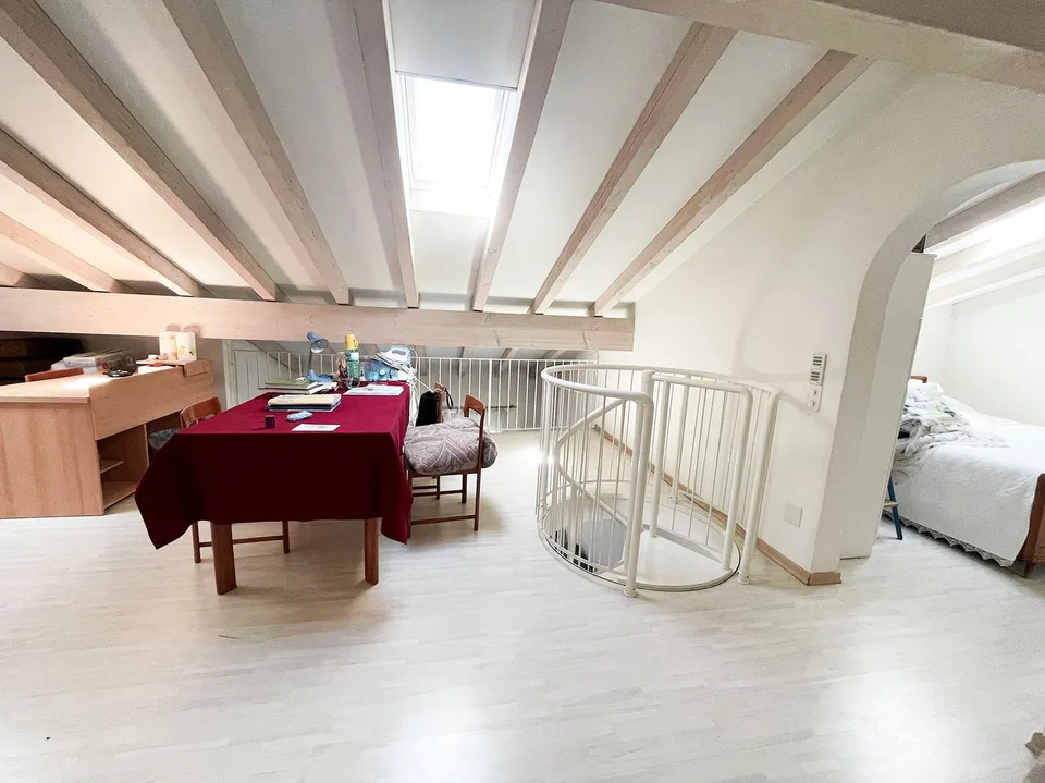 Grande appartamento 6.5 locali, Duplex con terrazza e parcheggio – Foto 16 von 22