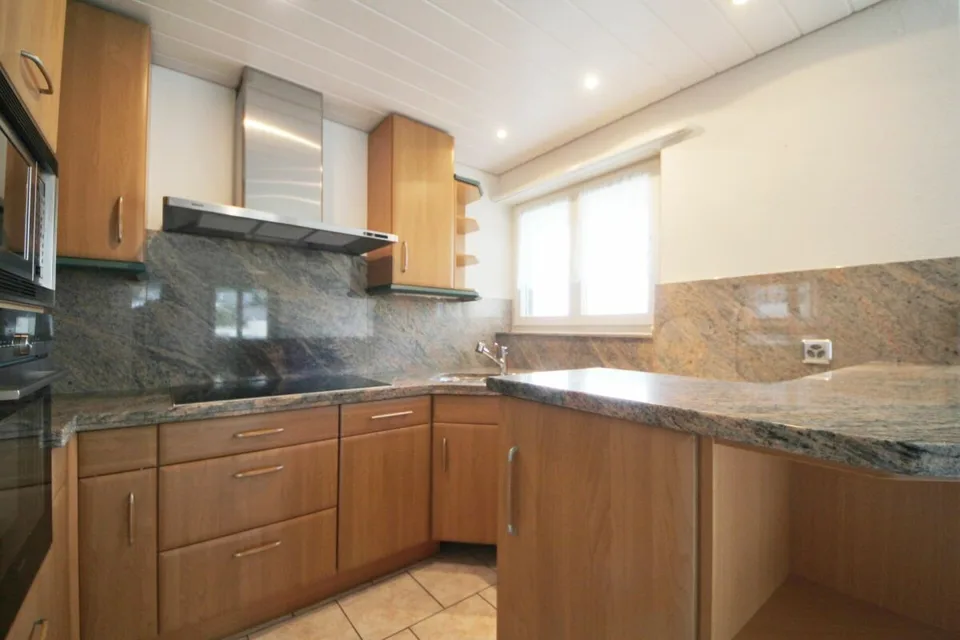 Appartamento soleggiato con vista panoramica a Zufikon - rendita di oggi, casa di domani