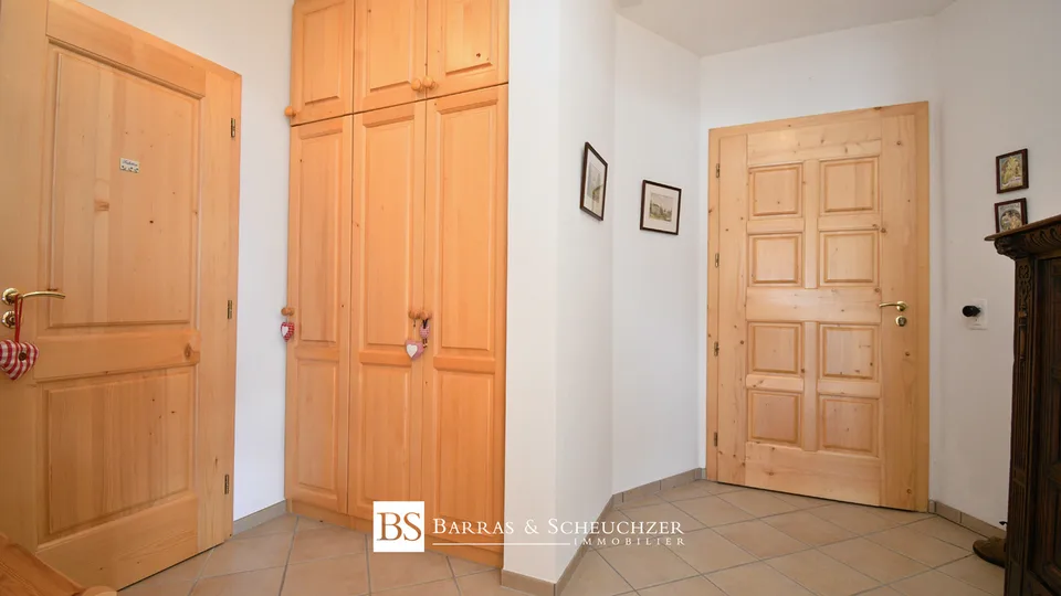 Chalet mit unabhängigem Studio, 2 Garagen und Aussicht – Foto 10 von 13
