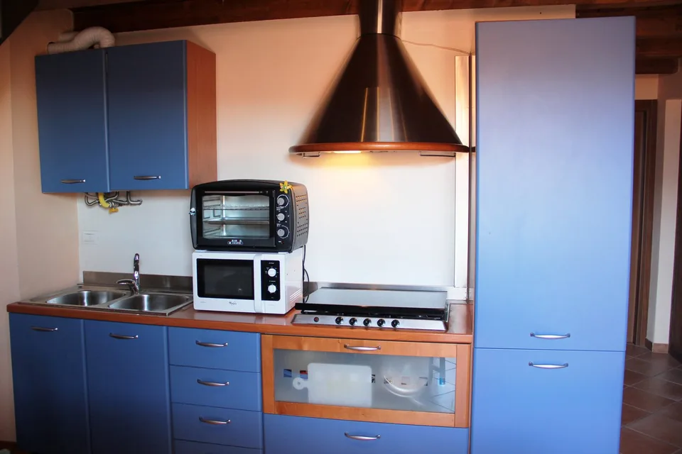 Appartement 2,5 pièces entretenu avec grande terrasse et belle vue sur le lac en situation ensoleillée