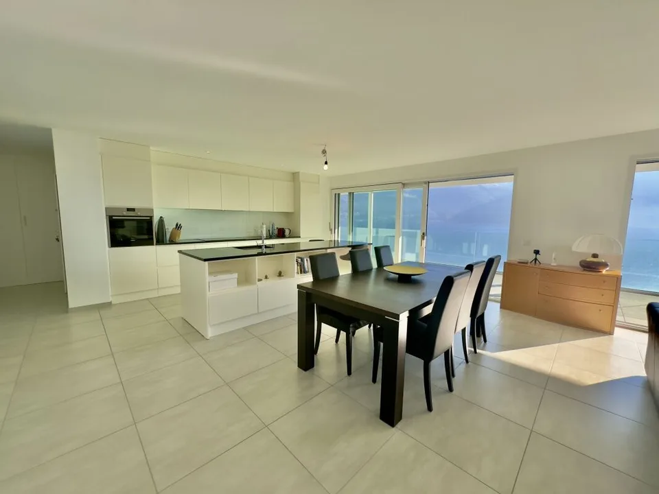 4 ½-Zimmer-Wohnung mit Panoramaterrasse und 2 Parkplätzen