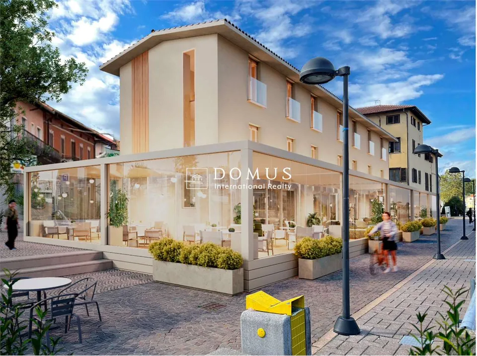 Prestigieuses Gebäude mit Seeblick