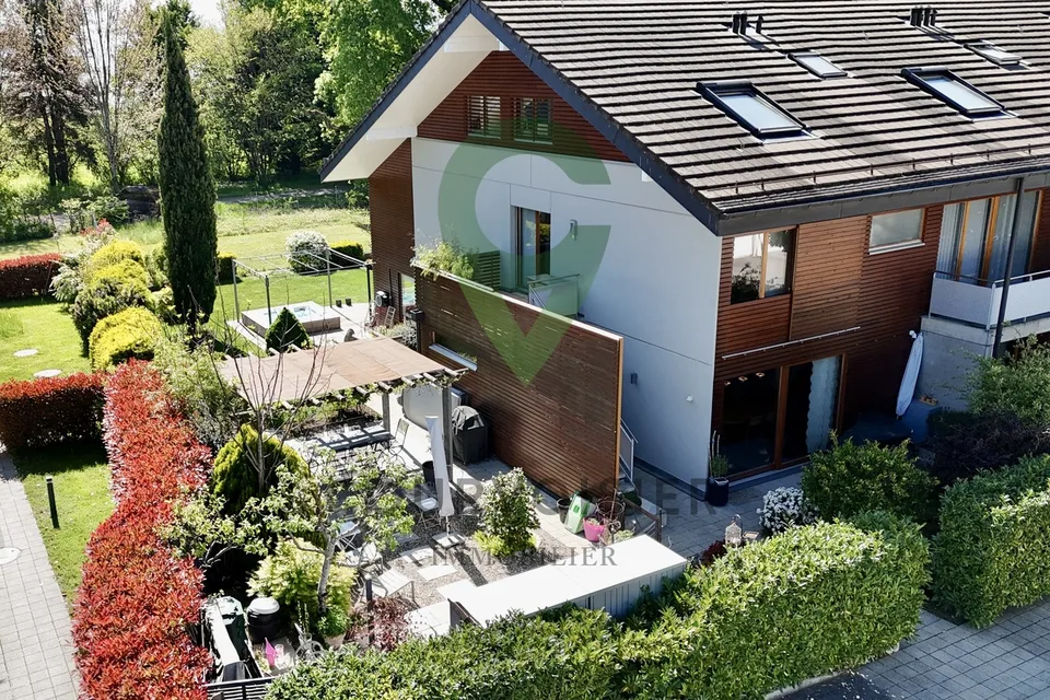 Splendide triplex de 7 pièces avec son espace extérieur privatif