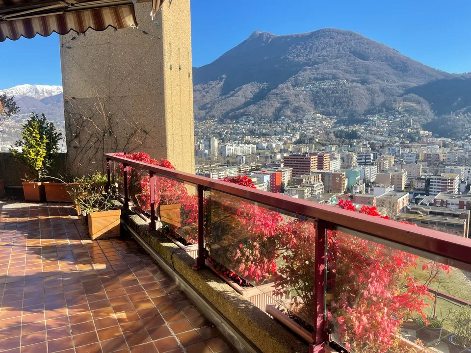 Dachgeschoss mit Terrasse und Seeblick – Foto 13 von 16