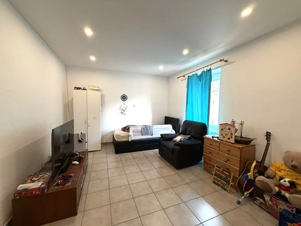 Zweifamilienhaus 2.5 + 4.5 Zimmer in Giubiasco - Loro – Foto 9 von 17