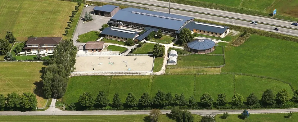 Esclusiva Struttura Equina per Cavalieri Professionisti in Vendita