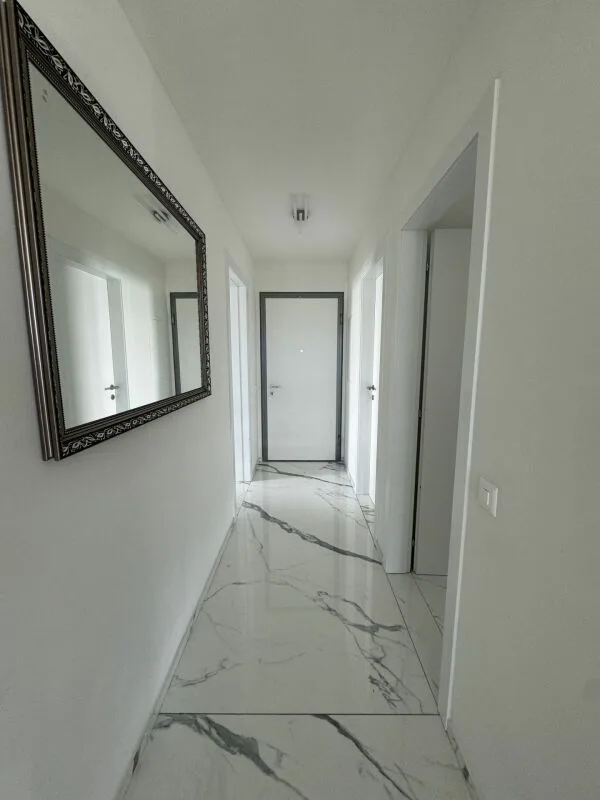 Moderno 4,5 locali con giardino