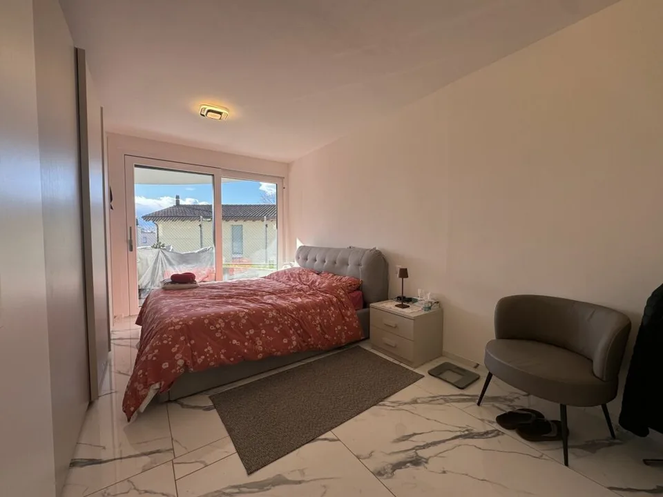 Moderno 4,5 locali con giardino