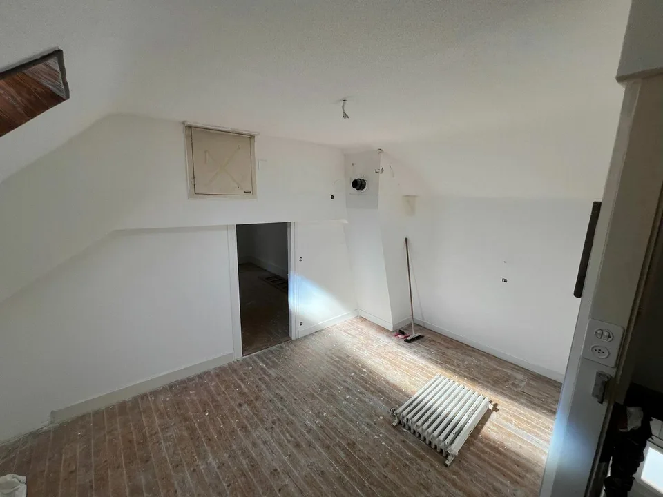 Haus zur Renovierung mit Möglichkeit, mehrere Wohnungen zu schaffen