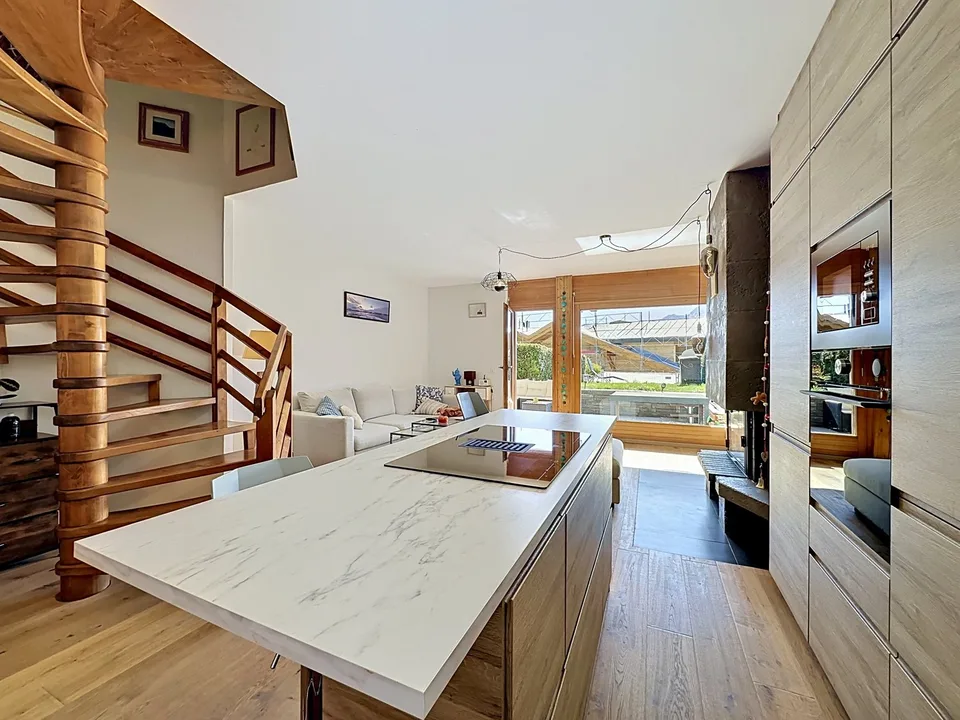 SUPERBE APPARTEMENT EN DUPLEX DE 3.5 PIÈCES AVEC TERRASSE