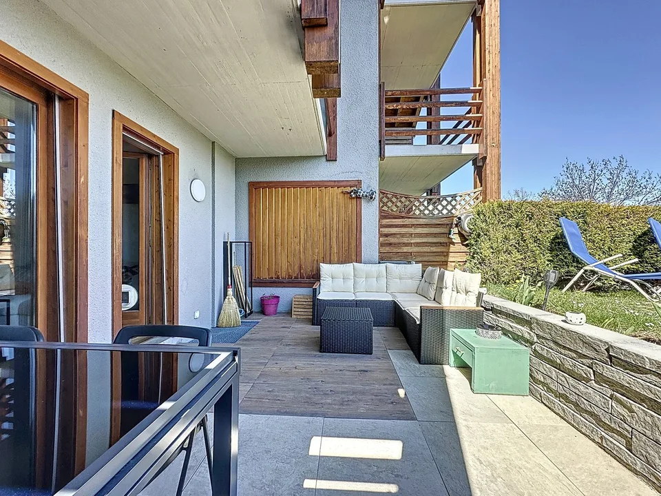 SUPERBES WOHNUNG IM DUPLEXSTIL MIT 3.5 ZIMMERN UND TERRASSE