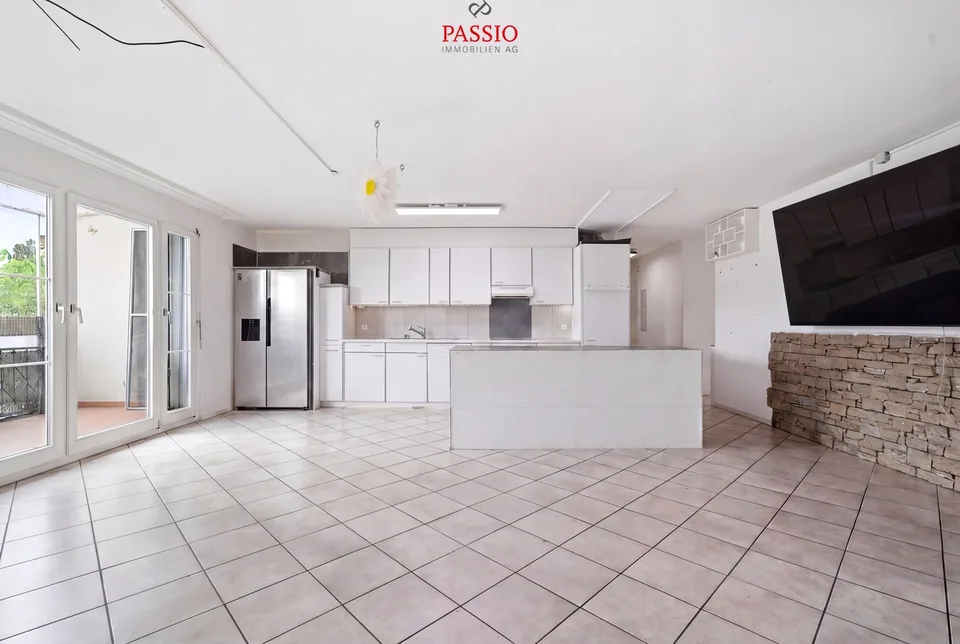 Appartement de 4,5 pièces lumineux avec carport dans un emplacement central et calme