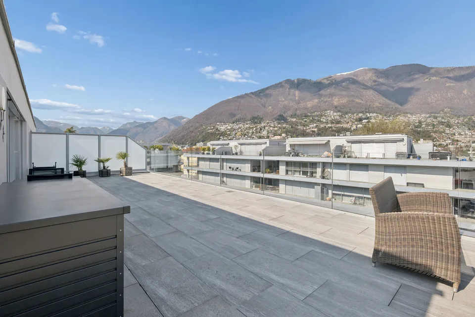 Attico-duplex con ampia terrazza a due passi dal Lido di Locarno – Foto 12 von 12