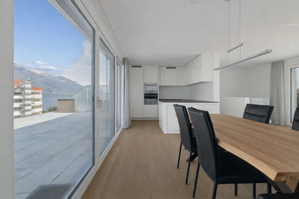 Attico-duplex con ampia terrazza a due passi dal Lido di Locarno
