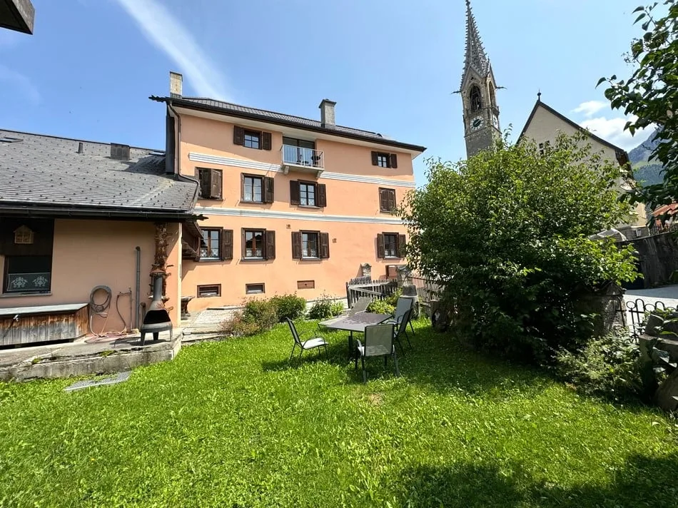 Traumhaftes Engadinerhaus im Herzen von Sent mit 3 Ferienwohnungen im