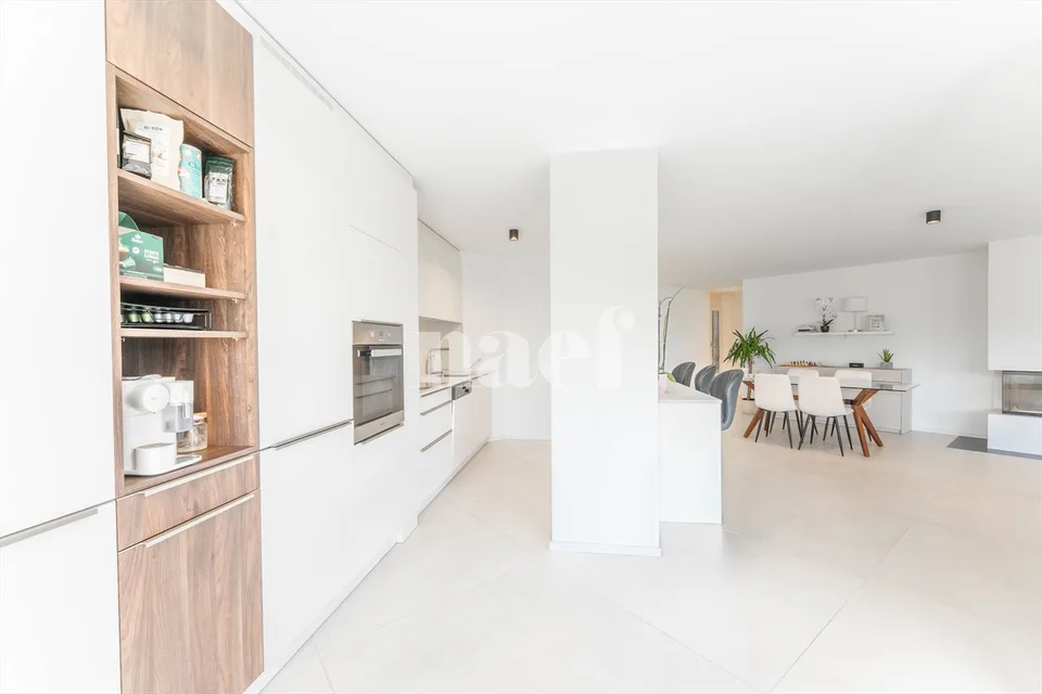 Appartamento di 4.5 locali in attico con balcone in vendita a Marly