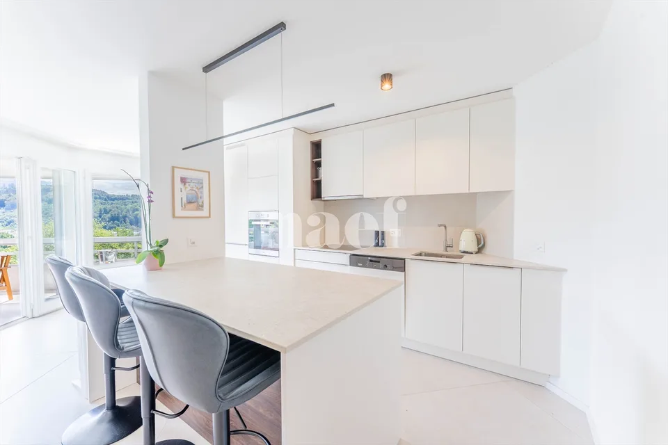 Appartamento di 4.5 locali in attico con balcone in vendita a Marly