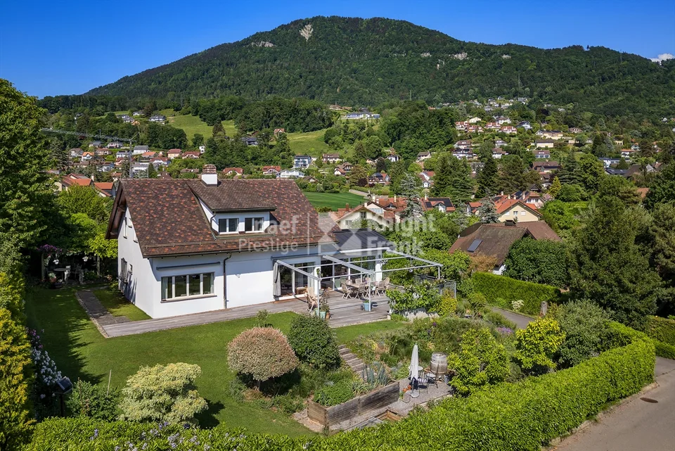 Casa indipendente ristrutturata di 8.5 locali in vendita a St-Légier