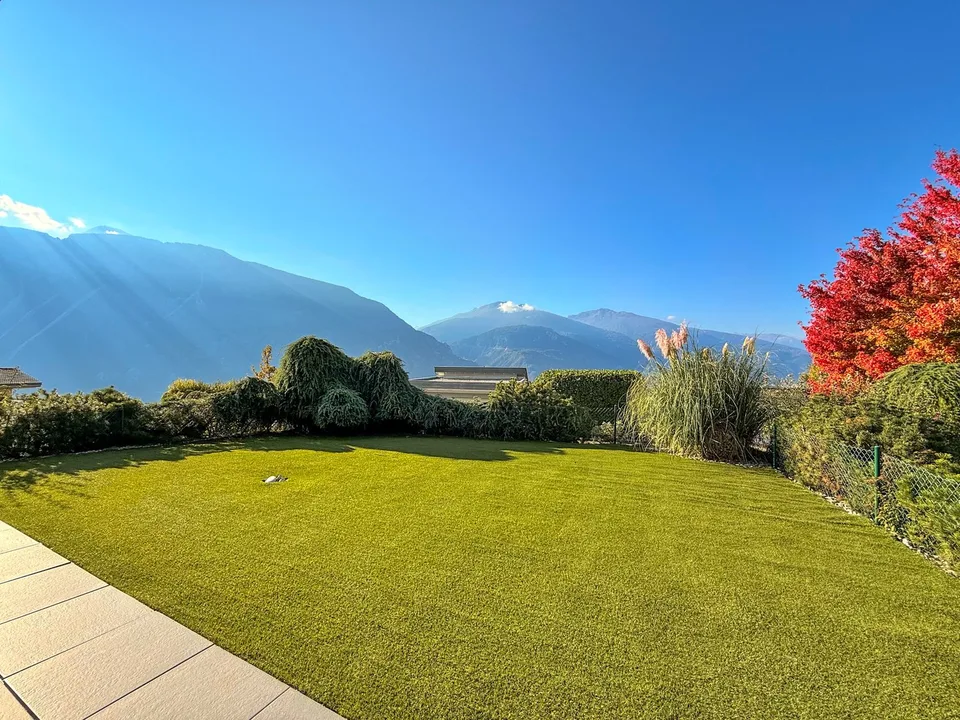 Villa individuale affascinante con giardino d'inverno - quartiere residenziale tranquillo