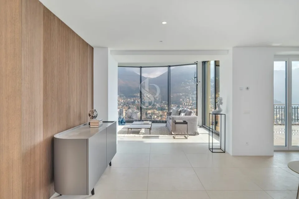 Dachgeschoss-Duplex mit Seeblick