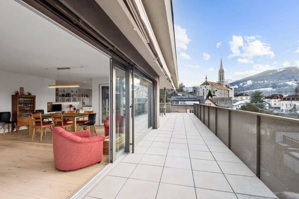Besitzen Sie die Aussicht -- Exklusives Dachgeschoss mit außergewöhnlichem Panorama