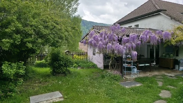 2114 Fleurier/NE Verkauf einer alten und geräumigen renovierten Immobilie