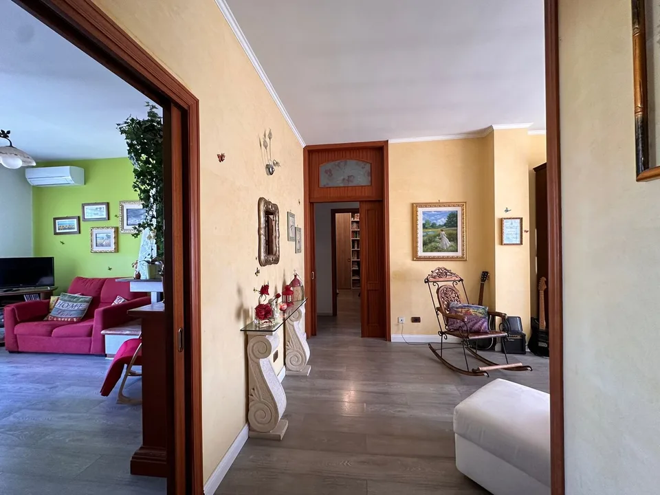 Appartamento con balcone e garage a Muro Leccese