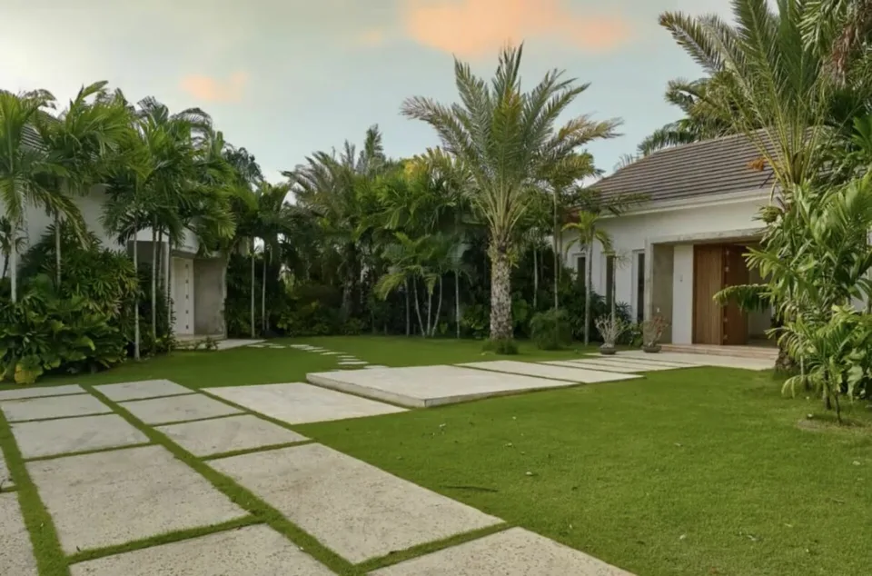 Traumhaft, karibisches Anwesen im modernen Stil direkt auf dem Golfplatz in Santo Domingo