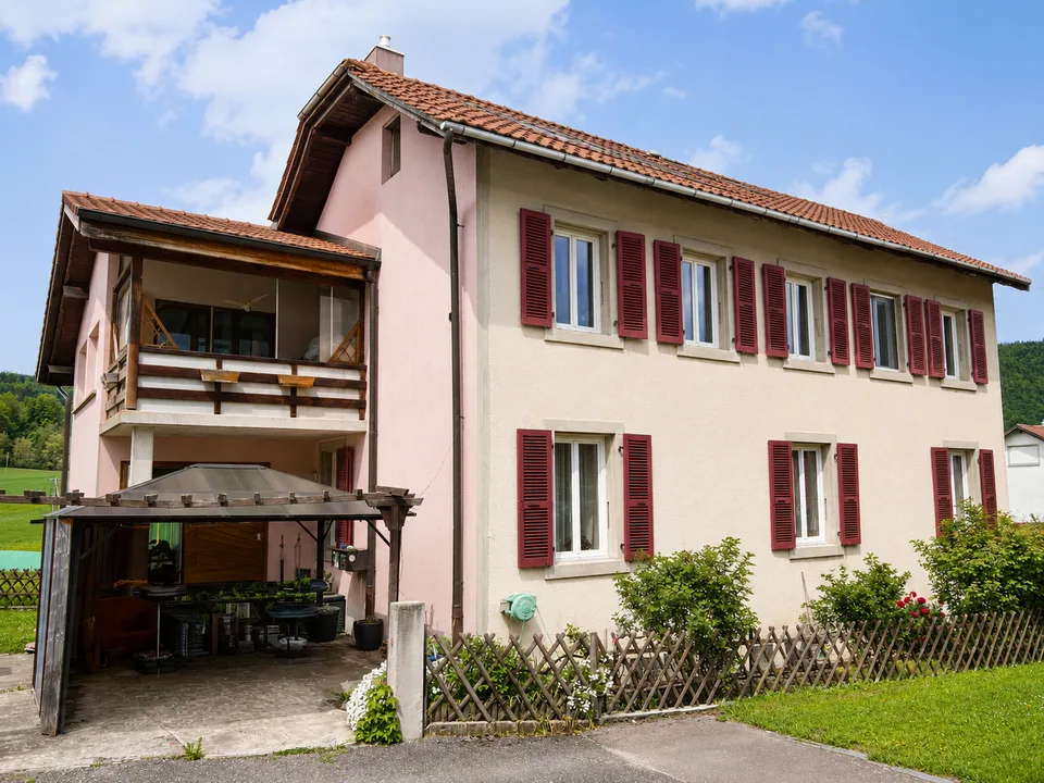 Maison de deux logements avec annexe polyvalente
