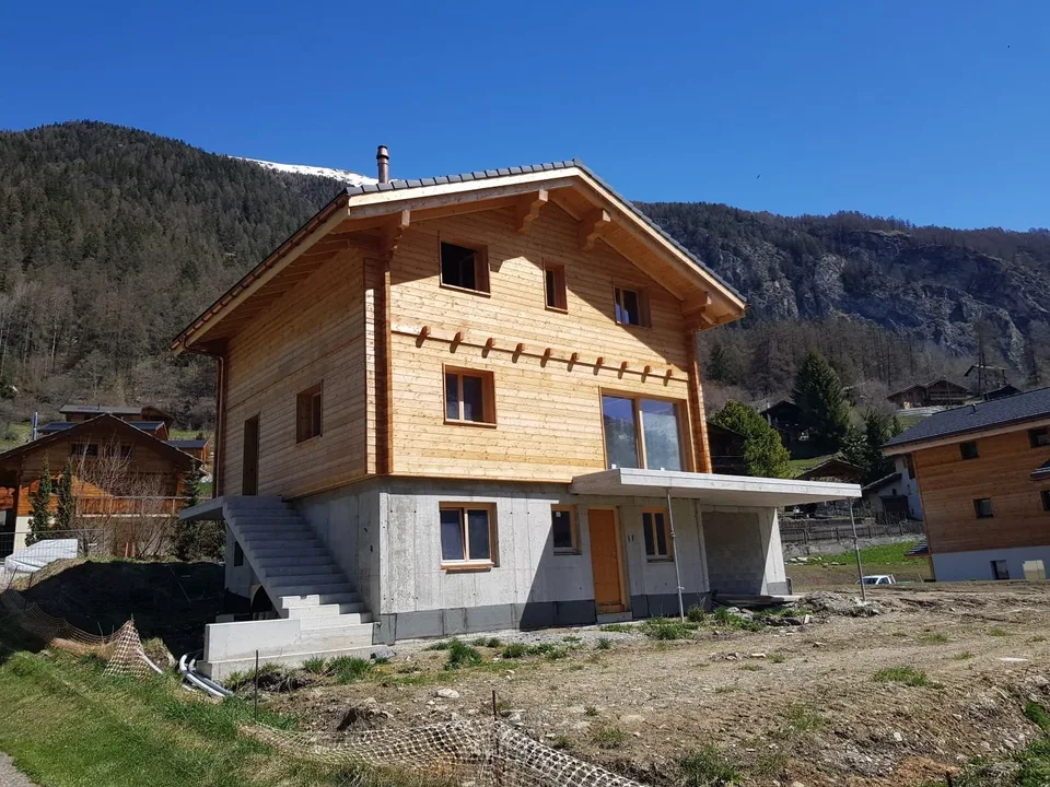 Chalet en construction - Finitions au gré du preneur - Résidence principale - Evolène