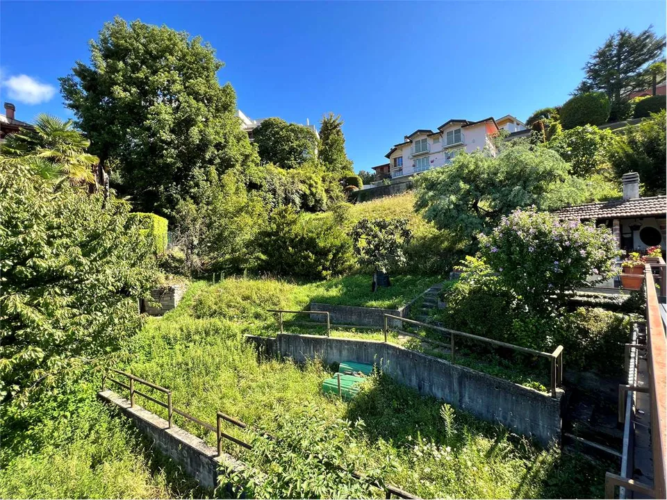 Bel terrain constructible dans un endroit calme et ensoleillé avec une