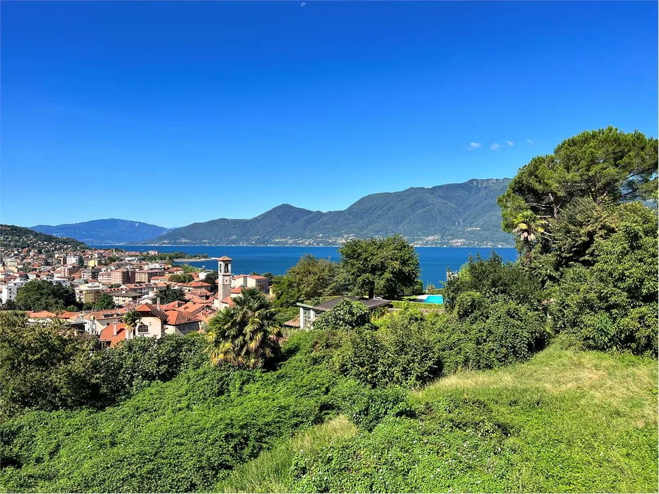 Bel terreno edificabile in posizione tranquilla e soleggiata con una s