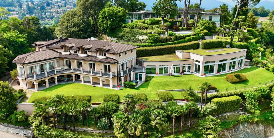 Eleganza Straordinaria: Esclusivo Villa nel Cuore di Lugano-Sorengo