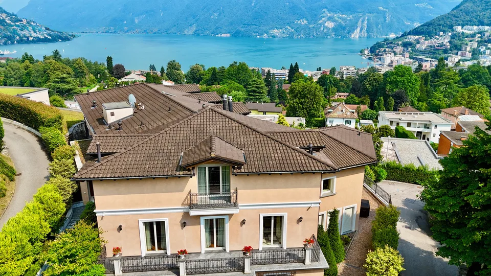 Eleganza Straordinaria: Esclusivo Villa nel Cuore di Lugano-Sorengo