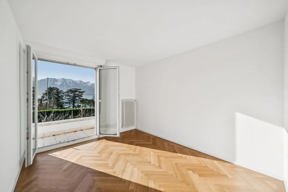 In einem Einfamilienhaus, 4 1/2 Zimmer mit Terrasse und privatem Garten – Foto 7 von 13