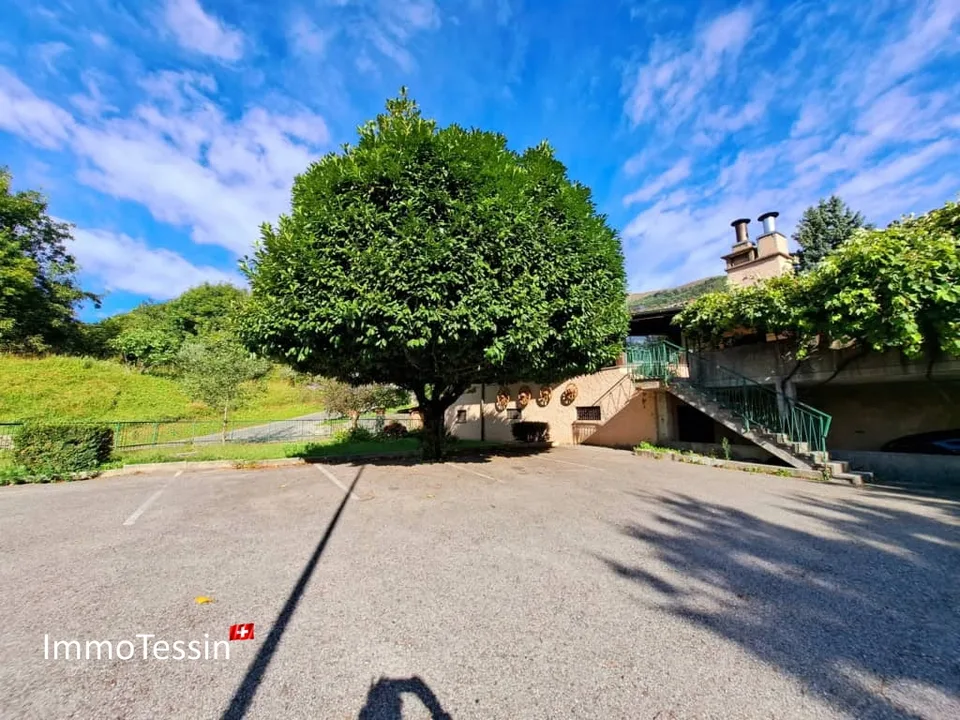 Charmantes Restaurant und Pizzeria mit grosser Terrasse im Herzen des Dorfes bei der Monte Lema Drahtseilbahn