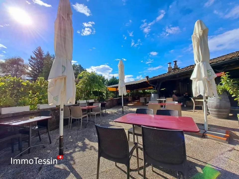 Charmantes Restaurant und Pizzeria mit grosser Terrasse im Herzen des Dorfes bei der Monte Lema Drahtseilbahn