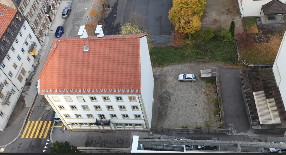 Lot d'un Immeuble de rendement avec deux parcelles de terrain constructibles au Locle(NE)
