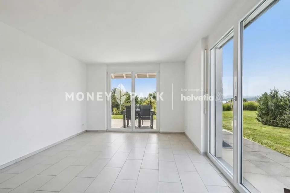Proprietà magnifica con vista sul lago