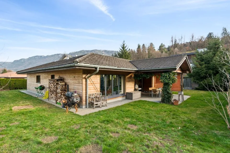 The Art of Living Naturally: A Timeless Residence in Perrefitte – photo 7 of 13