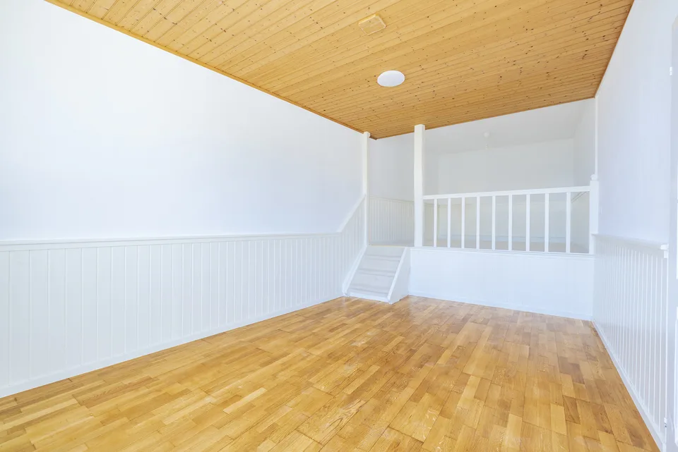 Das Roselier - 3,5 Zimmer renoviert mit Südterrasse, neben dem Bahnhof