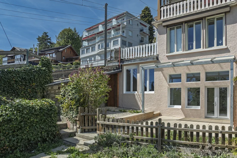 Le Roselier - 3.5 pièces rénové avec terrasse plein sud, à côté de la gare