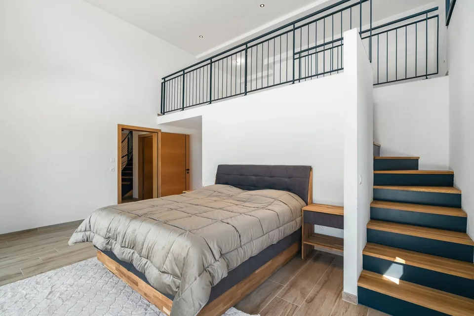 Nuovo chalet a Crans-Montana con vista panoramica. – foto 11 di 13