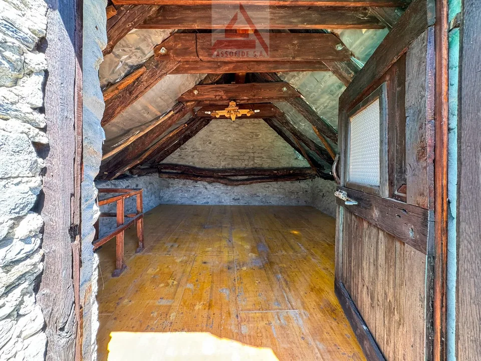 3 rustici da ristrutturare / 3 renovierungsbedürftige Rustici