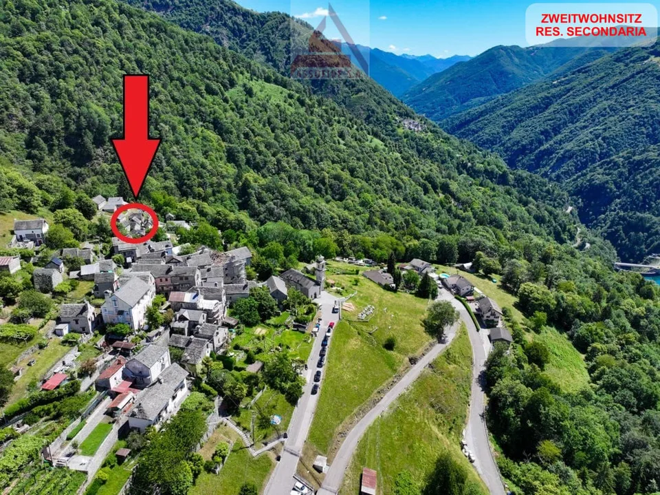 3 rustici da ristrutturare / 3 renovierungsbedürftige Rustici