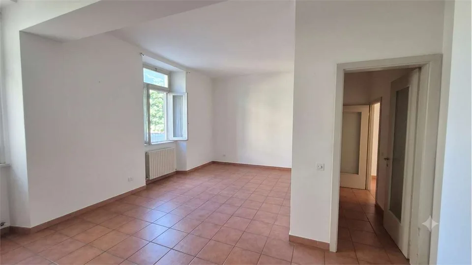 Einfamilienhaus mit großem Gartengrundstück und Baurecht im Herzen von Chiasso – Foto 7 von 12